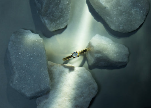 Anillo solitario circón